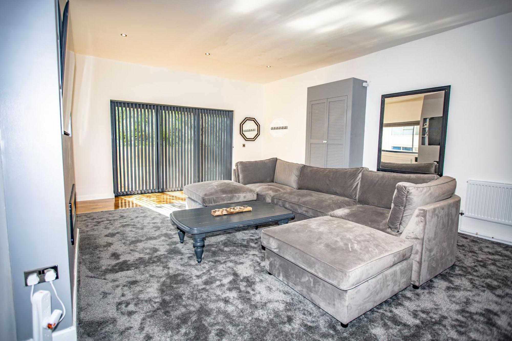 Beach Front Hideaway, Caswell Bay Swansea