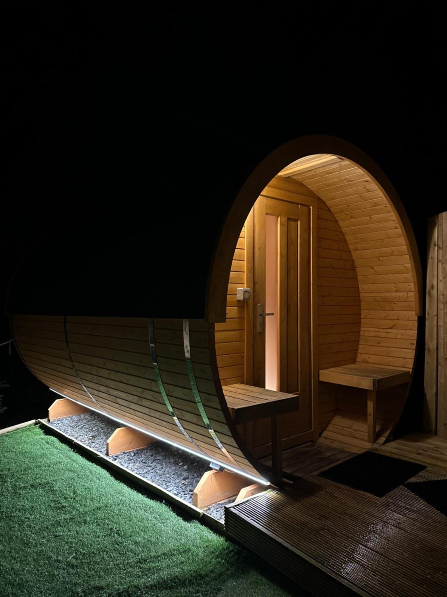 Beach Front Hideaway, Caswell Bay Apartment