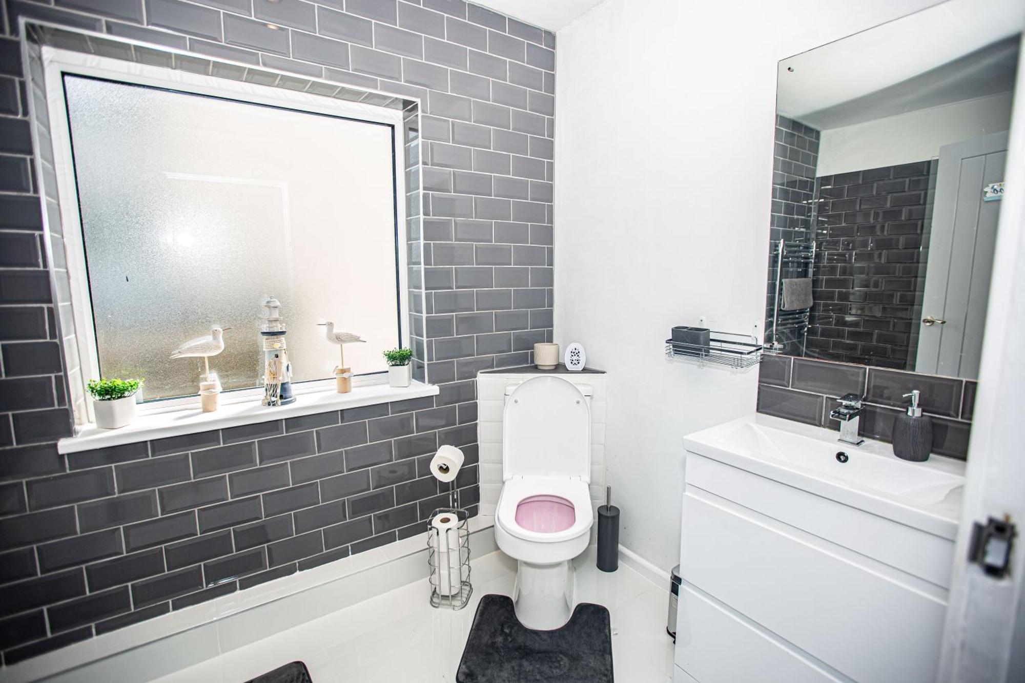 Beach Front Hideaway, Caswell Bay Swansea